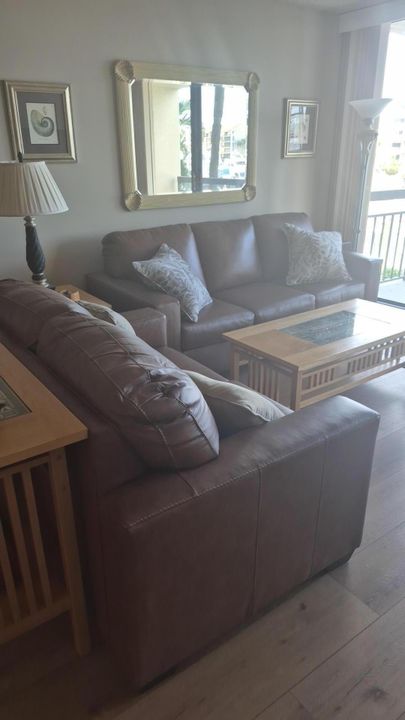 For Rent: $5,500 (2 beds, 2 baths, 1385 Square Feet)