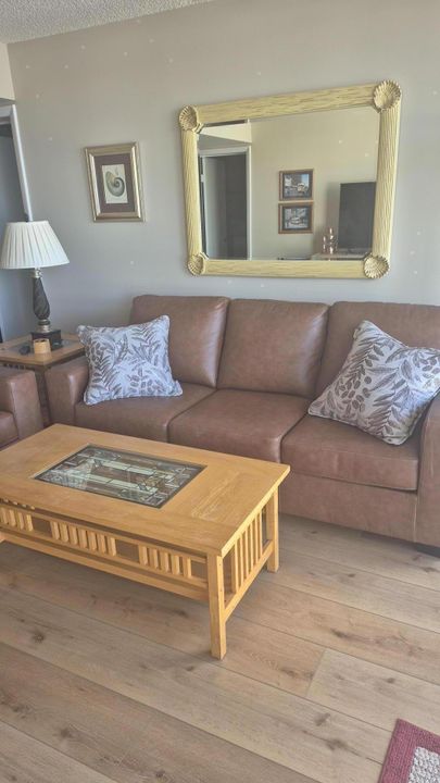 For Rent: $5,500 (2 beds, 2 baths, 1385 Square Feet)