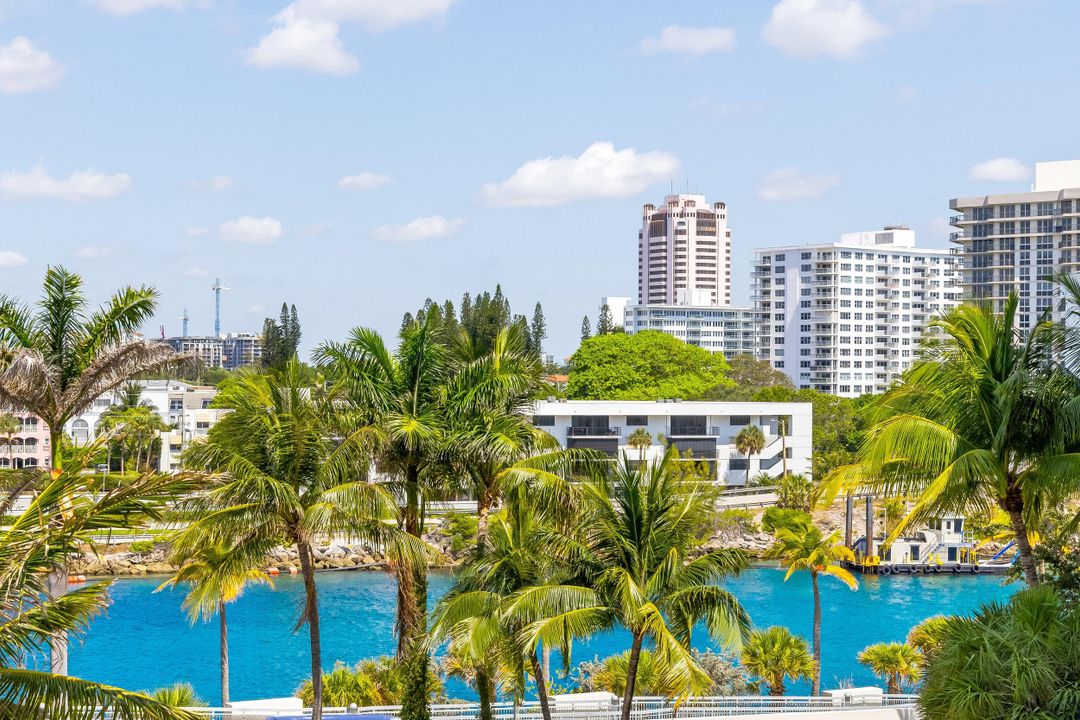 For Rent: $35,000 (3 beds, 3 baths, 3584 Square Feet)