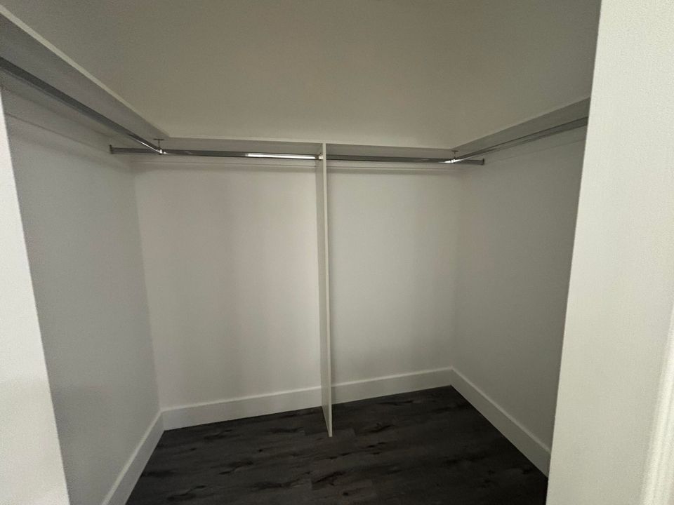 For Rent: $2,150 (3 beds, 2 baths, 1708 Square Feet)