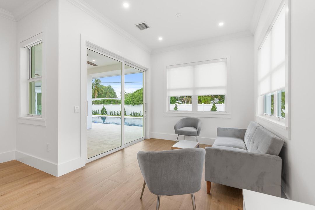 For Sale: $2,900,000 (5 beds, 4 baths, 3084 Square Feet)