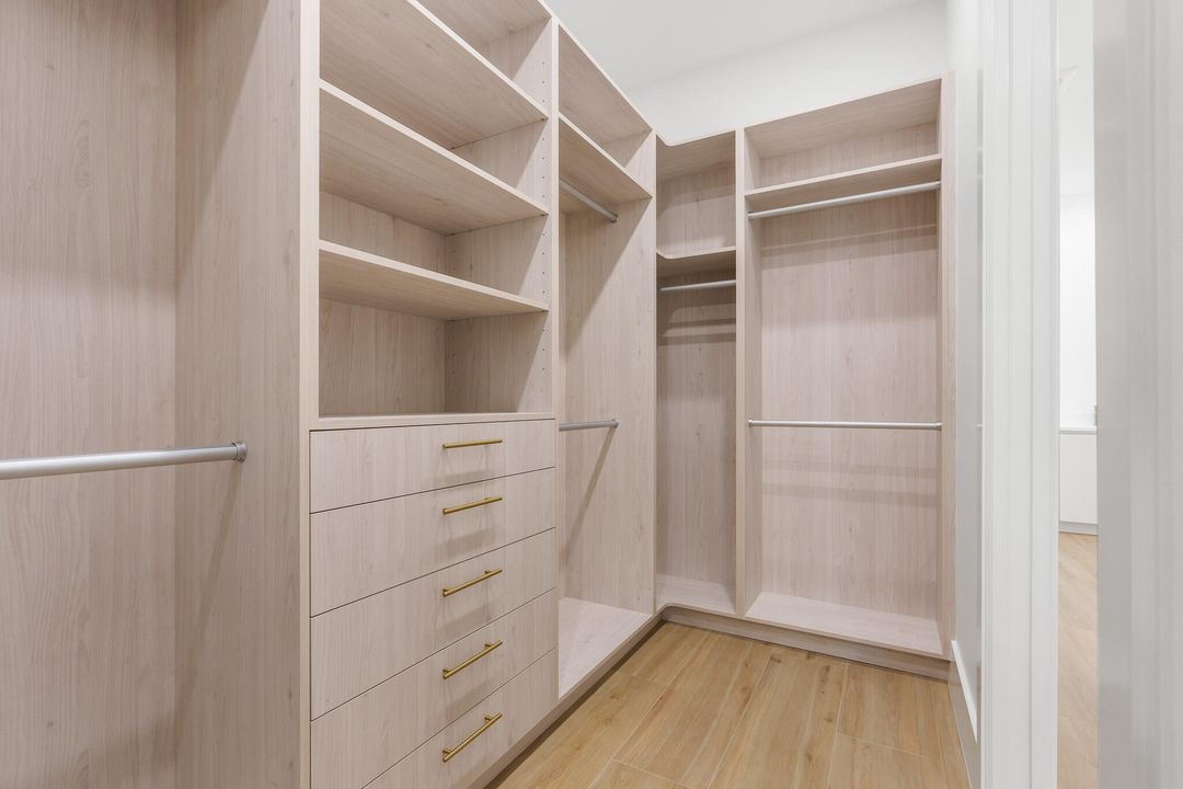 For Sale: $2,900,000 (5 beds, 4 baths, 3084 Square Feet)