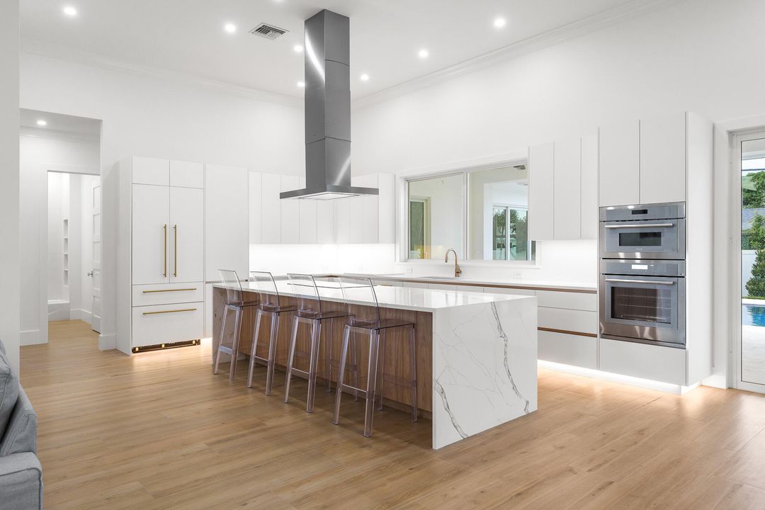 For Sale: $2,900,000 (5 beds, 4 baths, 3084 Square Feet)