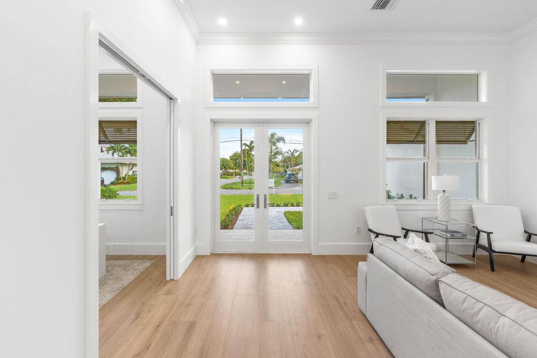 For Sale: $2,900,000 (5 beds, 4 baths, 3084 Square Feet)