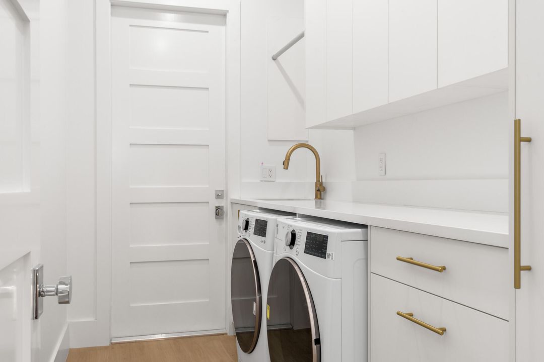 For Sale: $2,900,000 (5 beds, 4 baths, 3084 Square Feet)