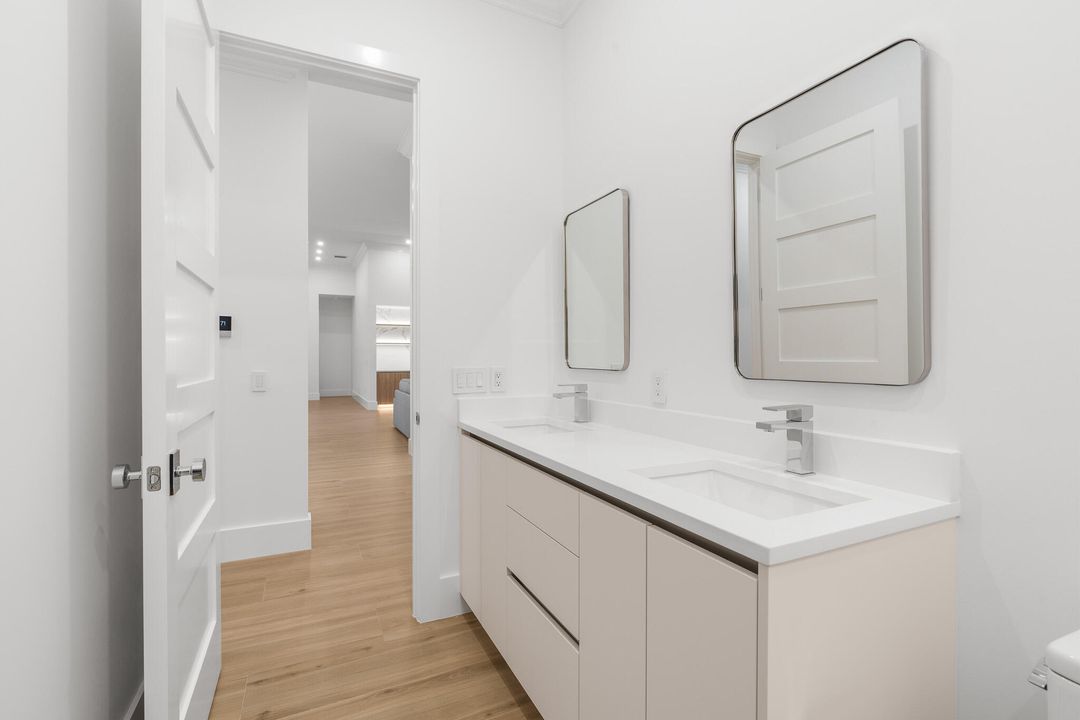 For Sale: $2,900,000 (5 beds, 4 baths, 3084 Square Feet)