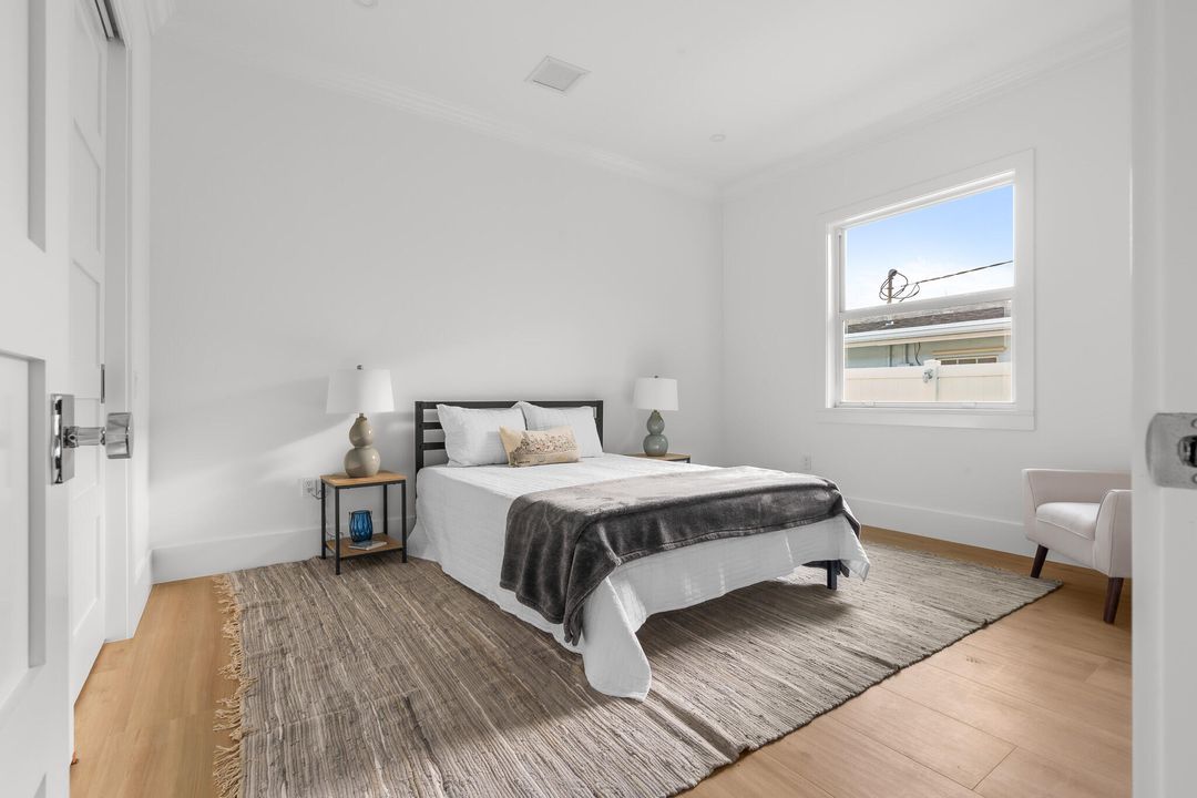 For Sale: $2,900,000 (5 beds, 4 baths, 3084 Square Feet)