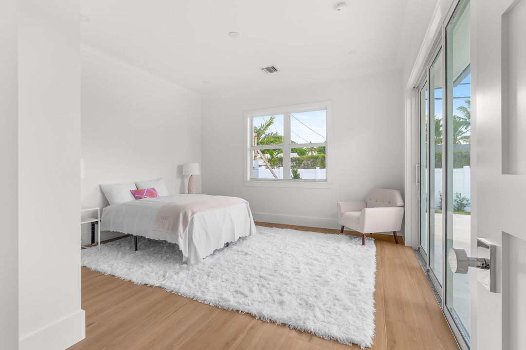 For Sale: $2,900,000 (5 beds, 4 baths, 3084 Square Feet)