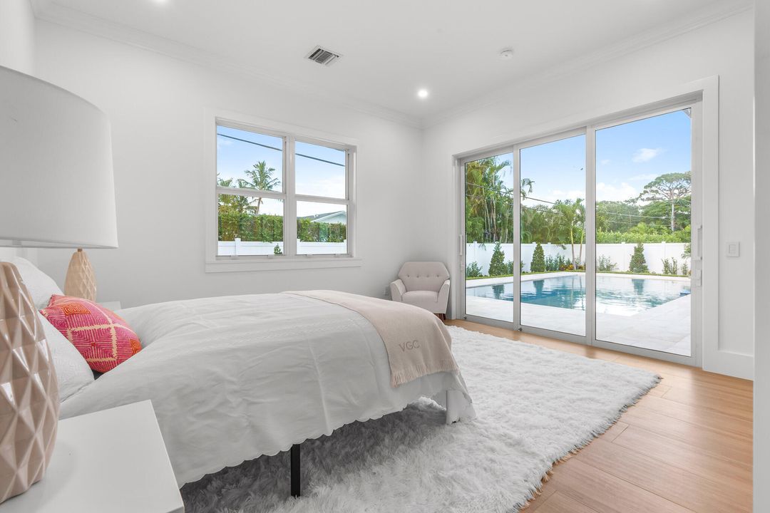 For Sale: $2,900,000 (5 beds, 4 baths, 3084 Square Feet)