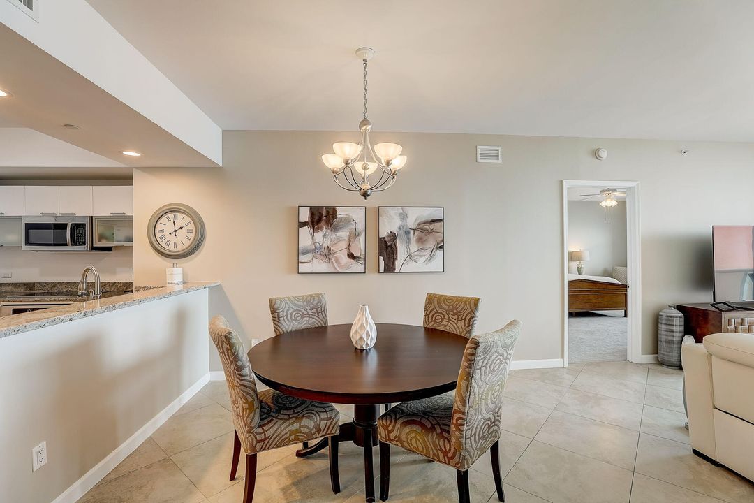 В аренду: $4,500 (2 спален, 3 ванн, 1704 Квадратных фут)