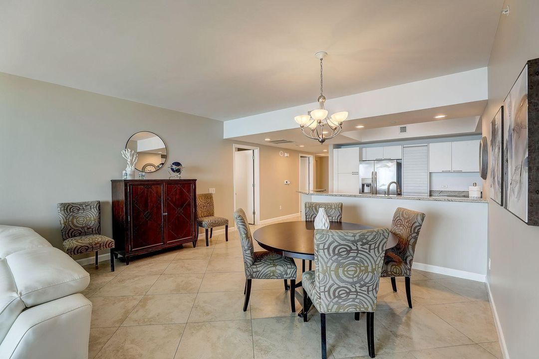 В аренду: $4,500 (2 спален, 3 ванн, 1704 Квадратных фут)