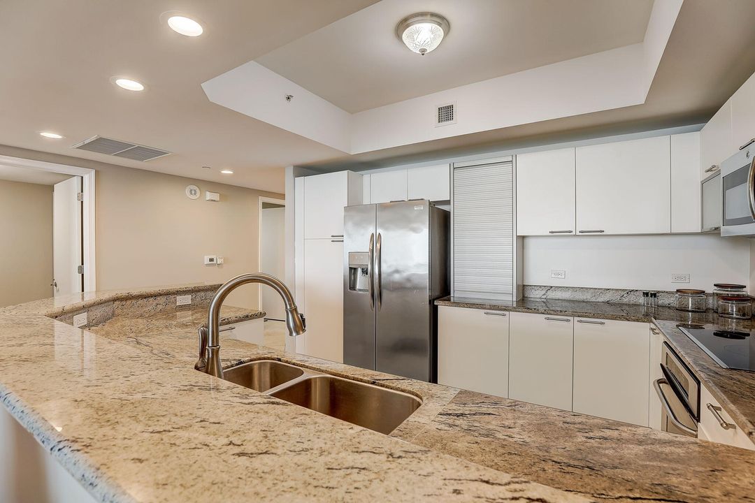 В аренду: $4,500 (2 спален, 3 ванн, 1704 Квадратных фут)