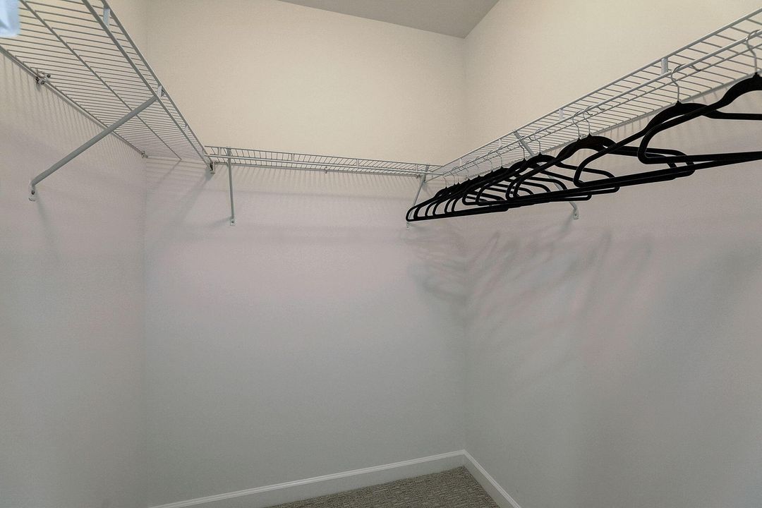 В аренду: $4,500 (2 спален, 3 ванн, 1704 Квадратных фут)