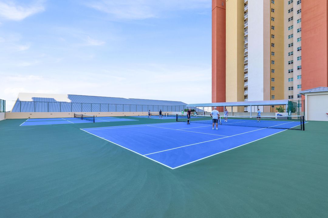 В аренду: $4,500 (2 спален, 3 ванн, 1704 Квадратных фут)