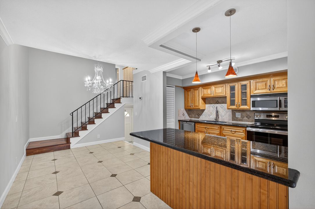 待售: $425,000 (2 贝兹, 2 浴室, 1514 平方英尺)