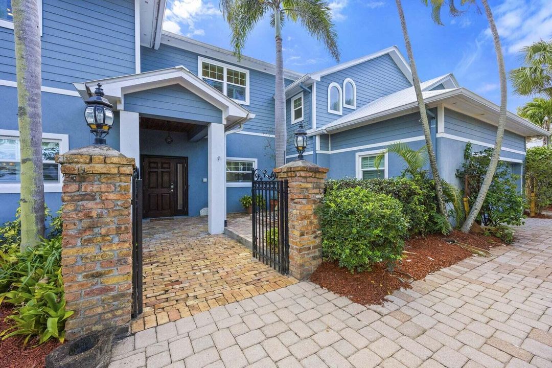 For Sale: $2,600,000 (5 beds, 4 baths, 4394 Square Feet)