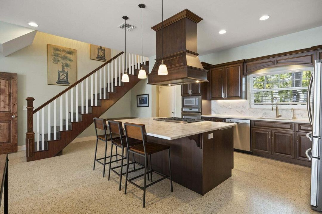 For Sale: $2,600,000 (5 beds, 4 baths, 4394 Square Feet)