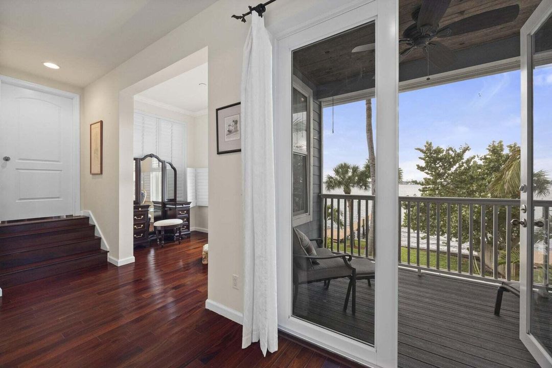 For Sale: $2,600,000 (5 beds, 4 baths, 4394 Square Feet)