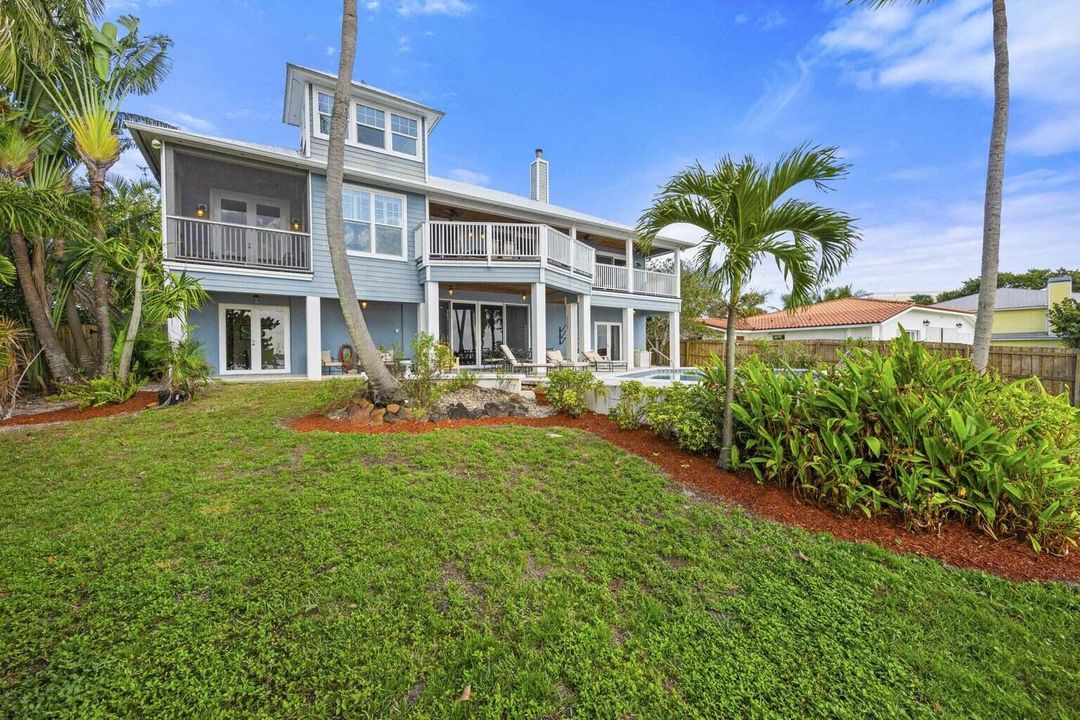 For Sale: $2,600,000 (5 beds, 4 baths, 4394 Square Feet)