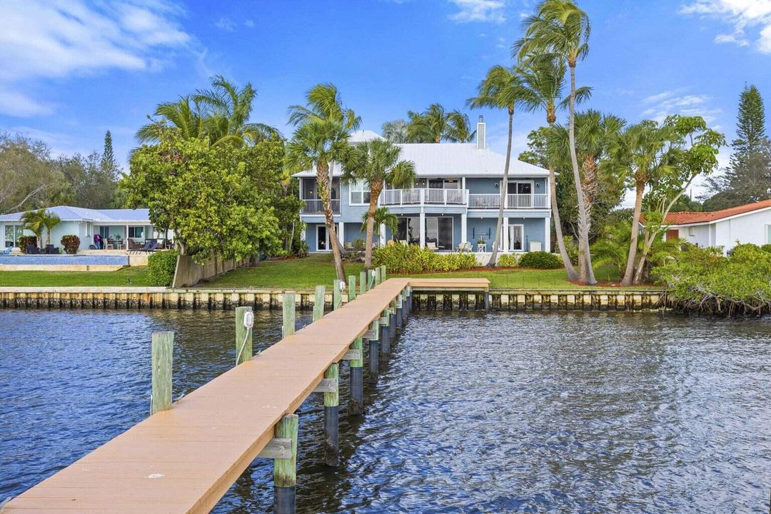 For Sale: $2,600,000 (5 beds, 4 baths, 4394 Square Feet)