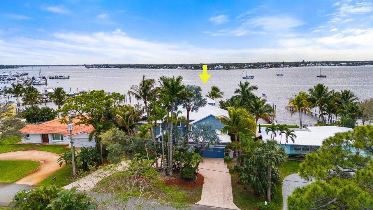 For Sale: $2,600,000 (5 beds, 4 baths, 4394 Square Feet)