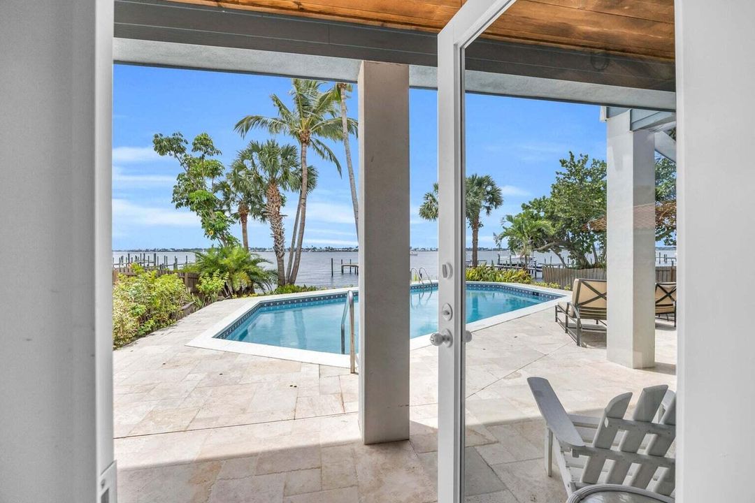 For Sale: $2,600,000 (5 beds, 4 baths, 4394 Square Feet)