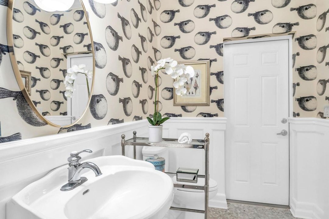 For Sale: $2,600,000 (5 beds, 4 baths, 4394 Square Feet)