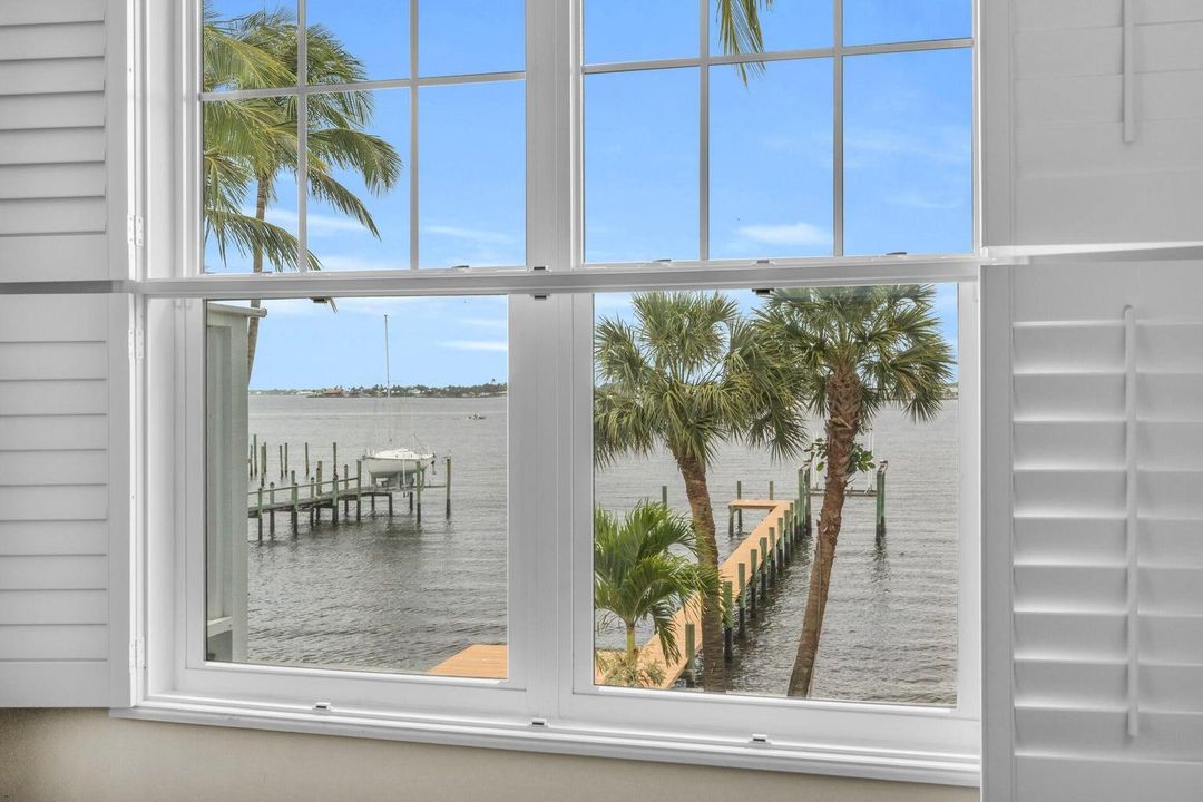 For Sale: $2,600,000 (5 beds, 4 baths, 4394 Square Feet)