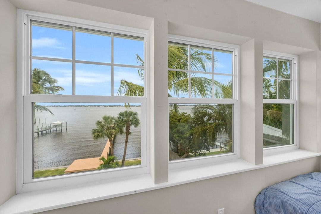 For Sale: $2,600,000 (5 beds, 4 baths, 4394 Square Feet)