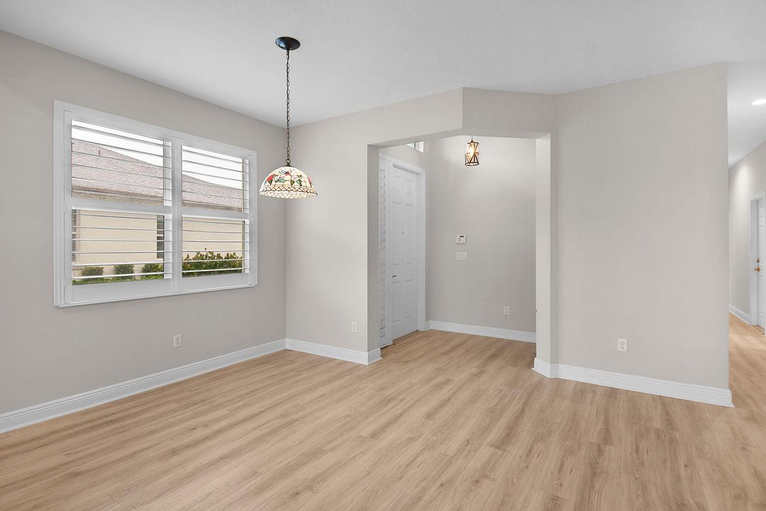 待售: $335,000 (2 贝兹, 2 浴室, 1735 平方英尺)