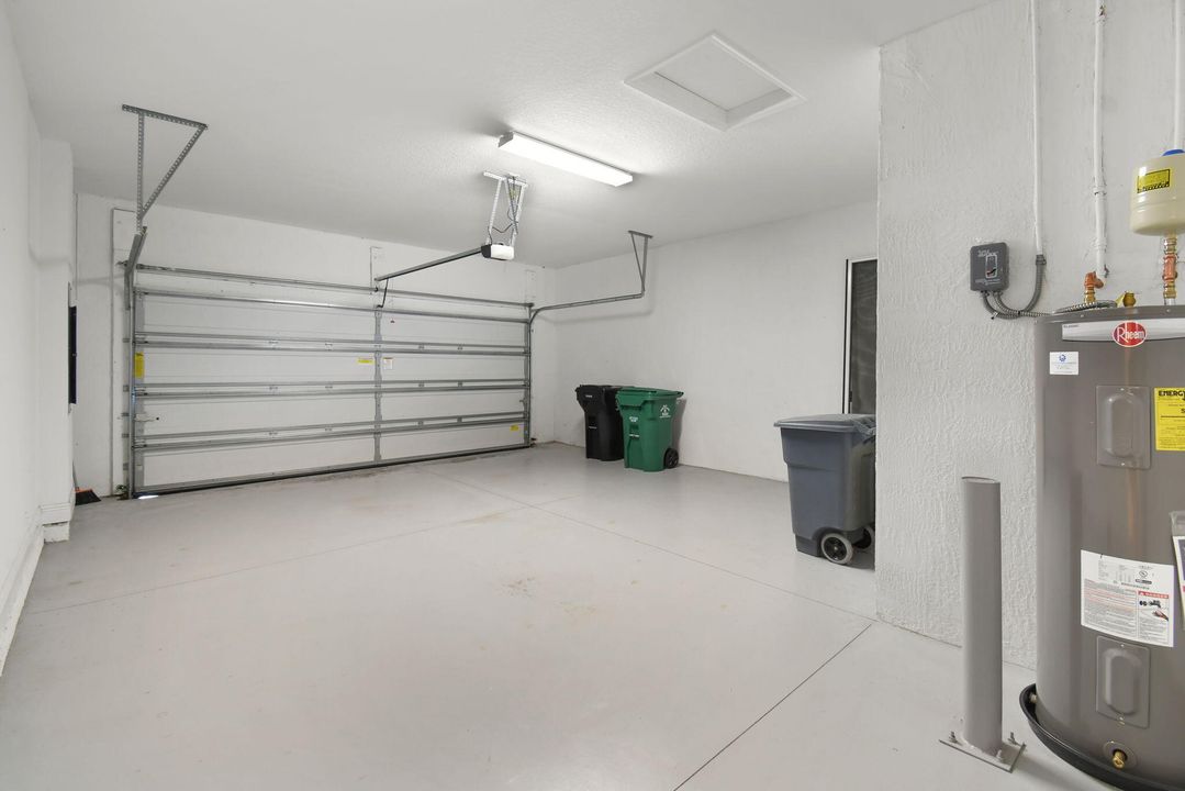 待售: $335,000 (2 贝兹, 2 浴室, 1735 平方英尺)