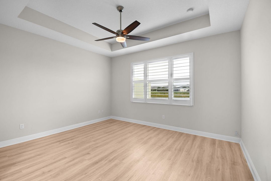 待售: $335,000 (2 贝兹, 2 浴室, 1735 平方英尺)