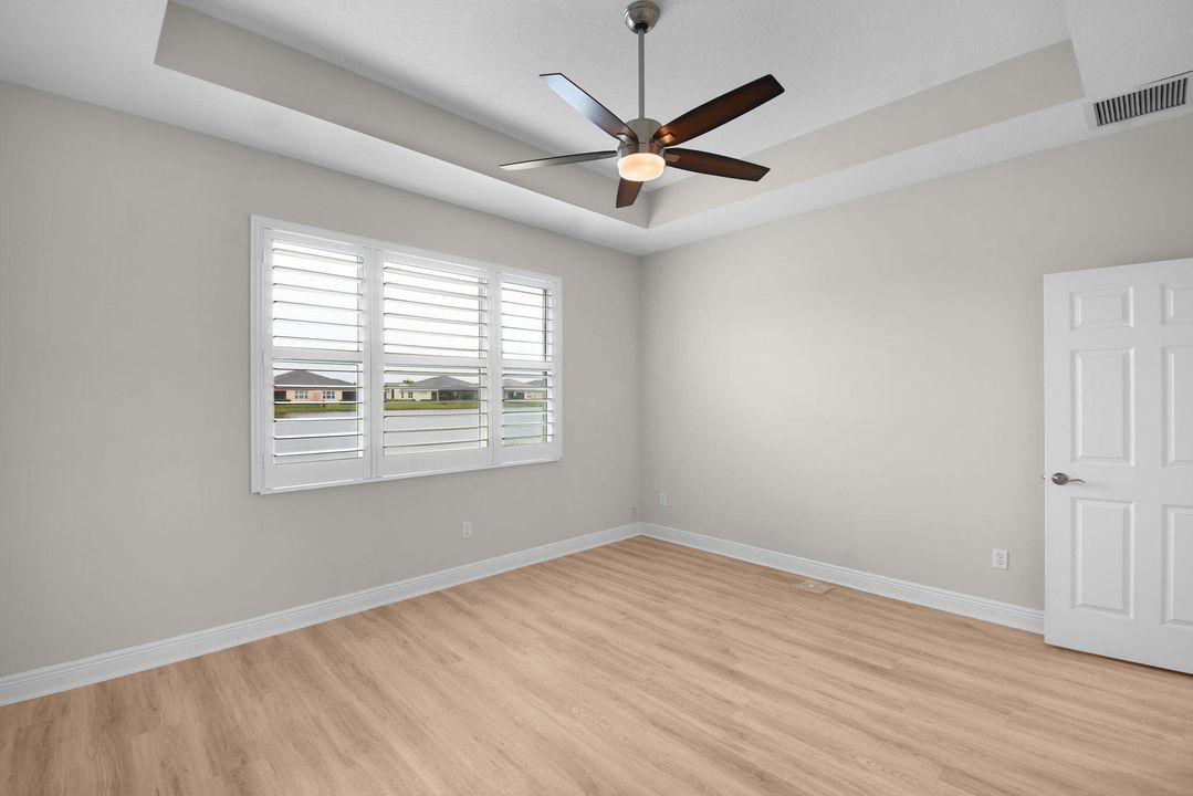 待售: $335,000 (2 贝兹, 2 浴室, 1735 平方英尺)