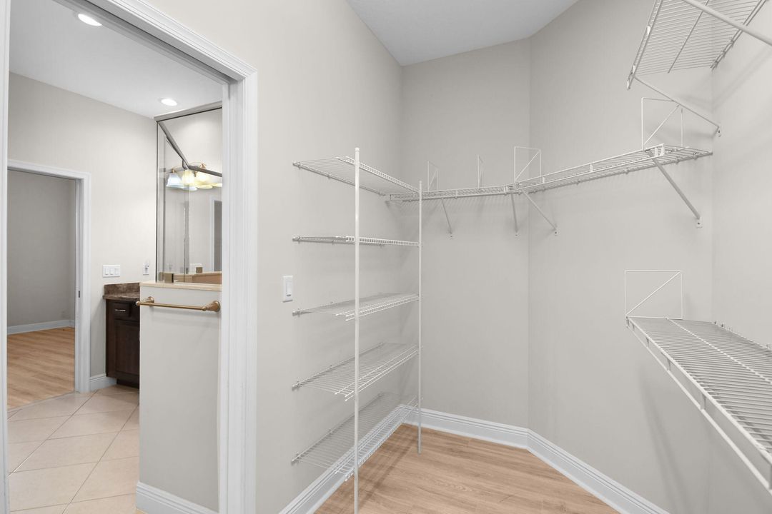 待售: $335,000 (2 贝兹, 2 浴室, 1735 平方英尺)