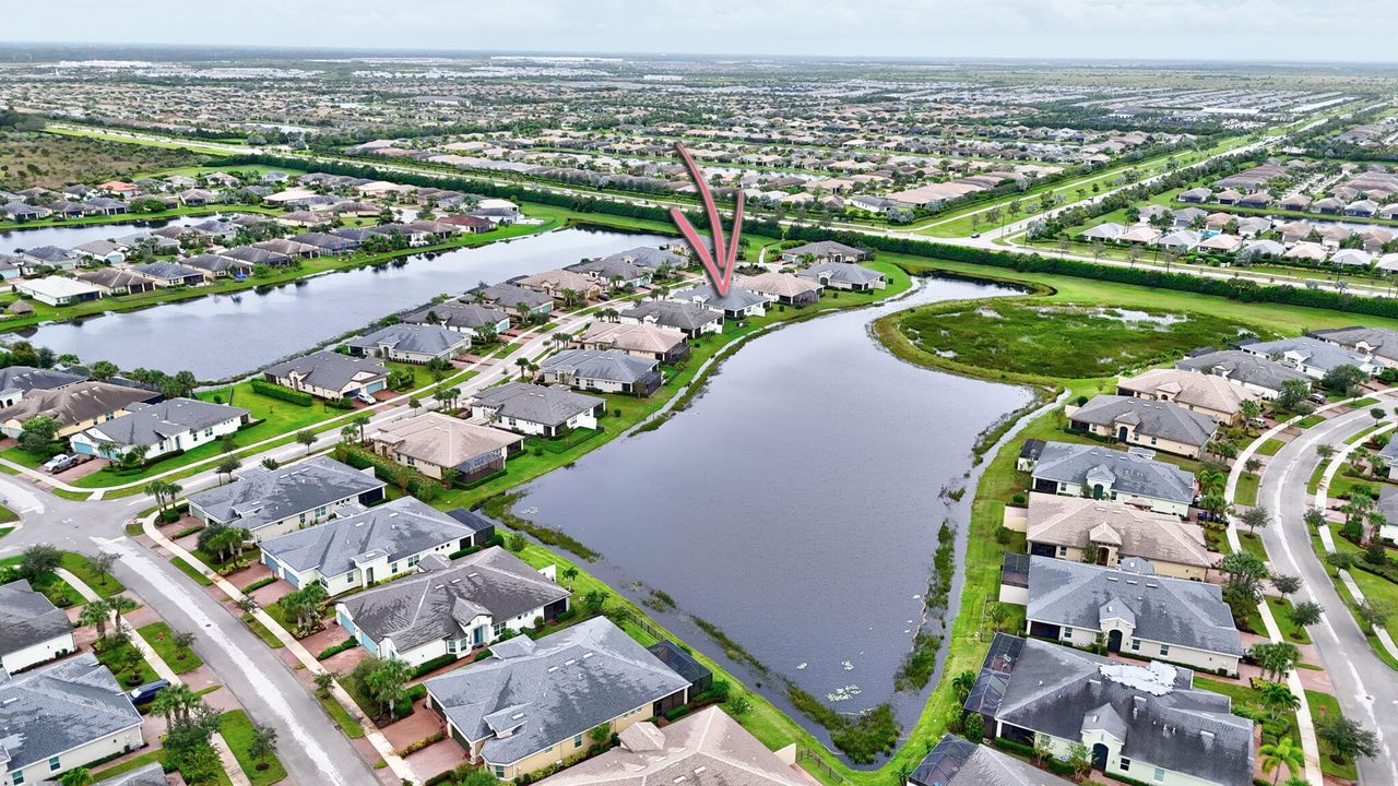 待售: $335,000 (2 贝兹, 2 浴室, 1735 平方英尺)