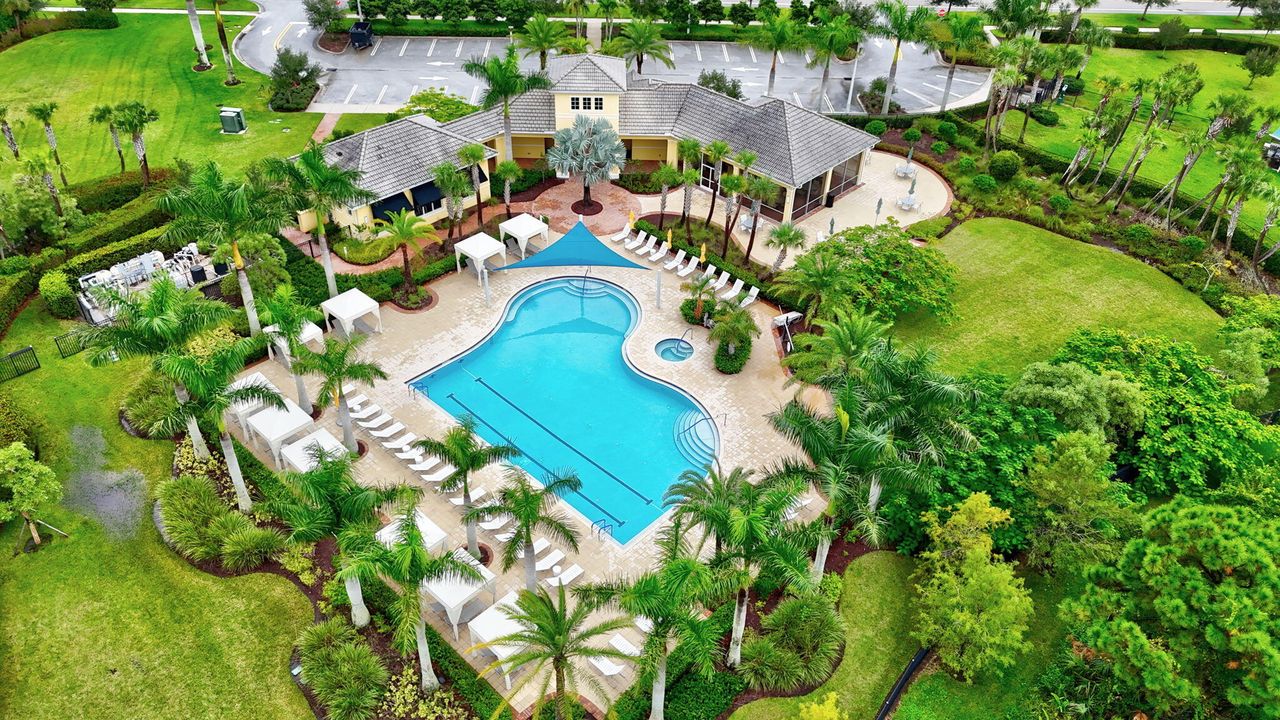 待售: $335,000 (2 贝兹, 2 浴室, 1735 平方英尺)