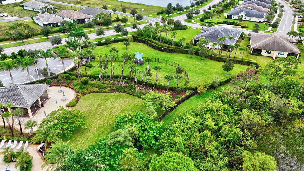 待售: $335,000 (2 贝兹, 2 浴室, 1735 平方英尺)