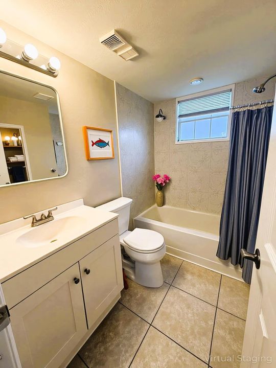 Active With Contract: $165,000 (2 beds, 2 baths, 782 Square Feet)