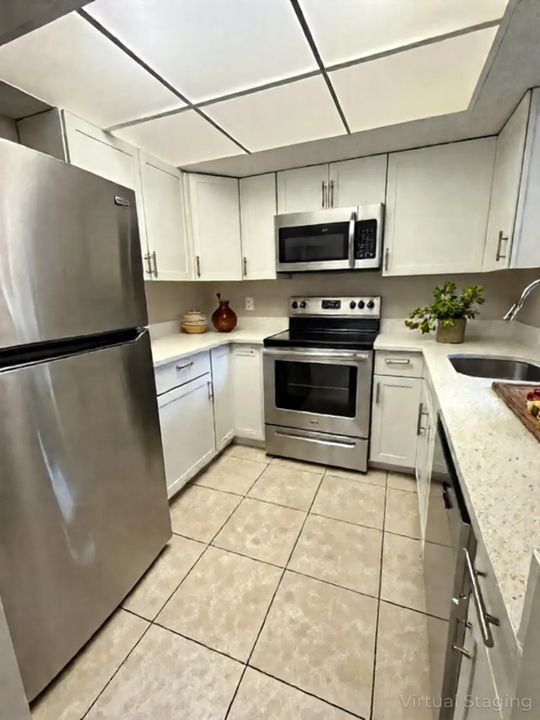 Active With Contract: $165,000 (2 beds, 2 baths, 782 Square Feet)