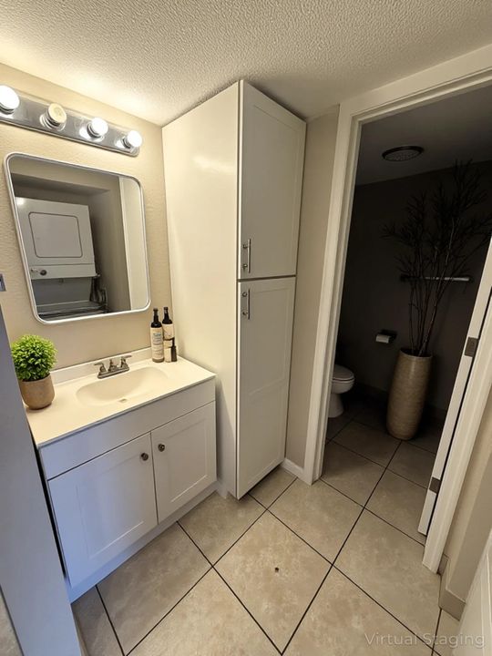 Active With Contract: $165,000 (2 beds, 2 baths, 782 Square Feet)