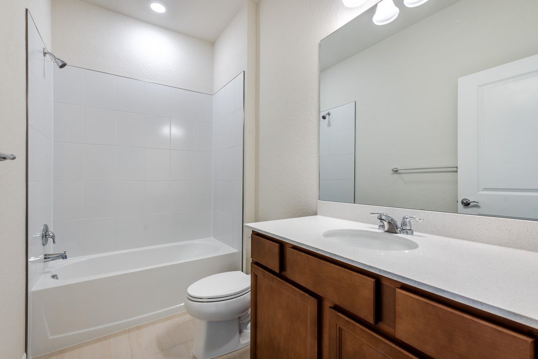 Под контрактом: $3,000 (4 спален, 2 ванн, 1850 Квадратных фут)