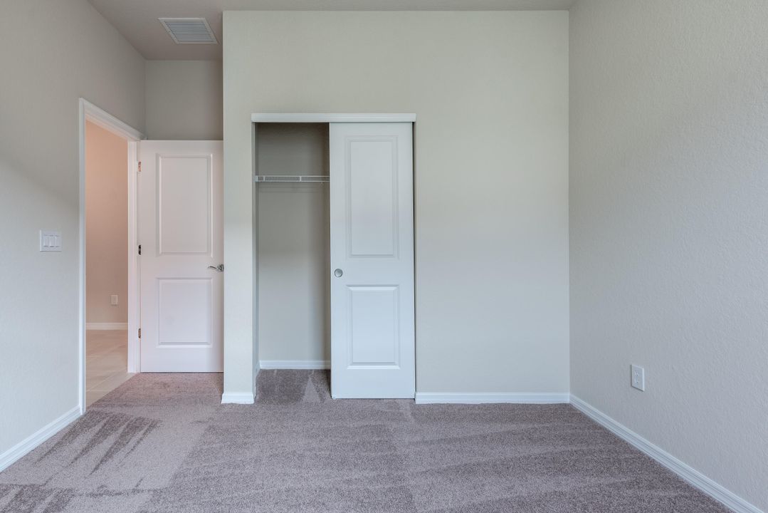 Под контрактом: $3,000 (4 спален, 2 ванн, 1850 Квадратных фут)