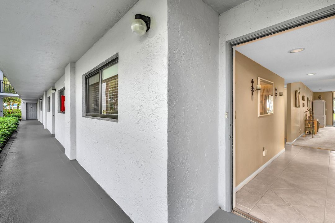 Active With Contract: $199,000 (2 beds, 2 baths, 1362 Square Feet)