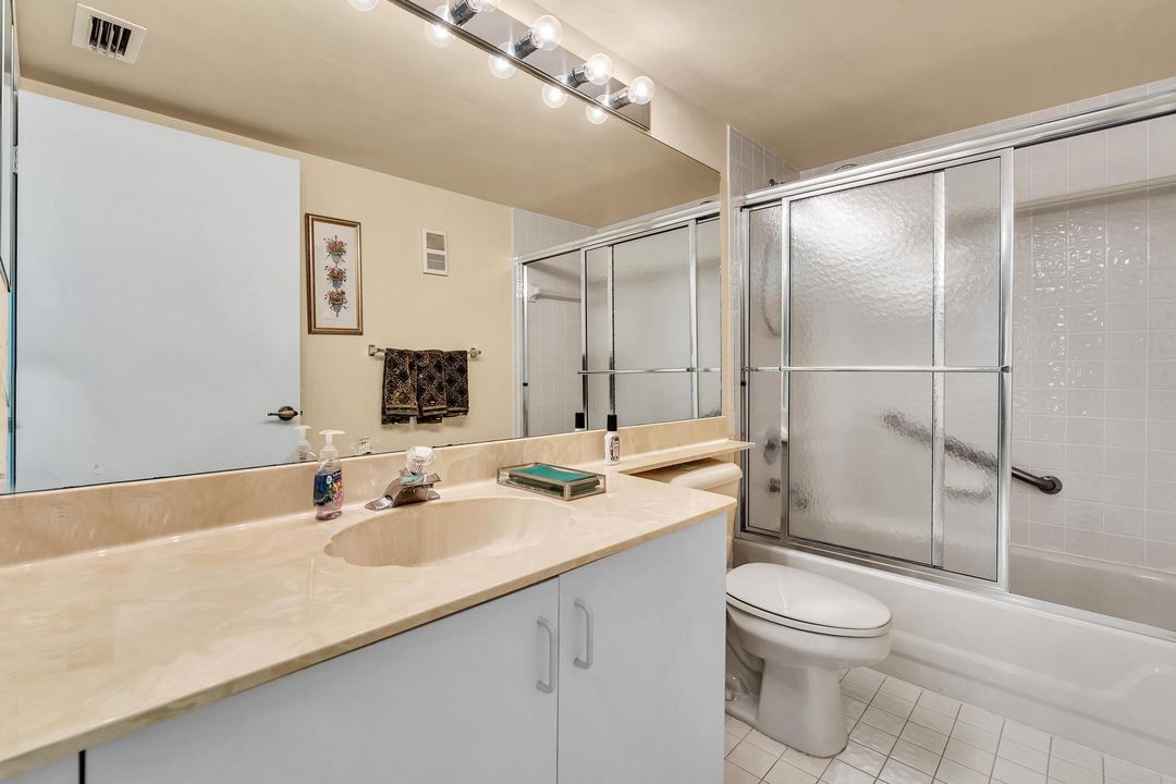Active With Contract: $199,000 (2 beds, 2 baths, 1362 Square Feet)