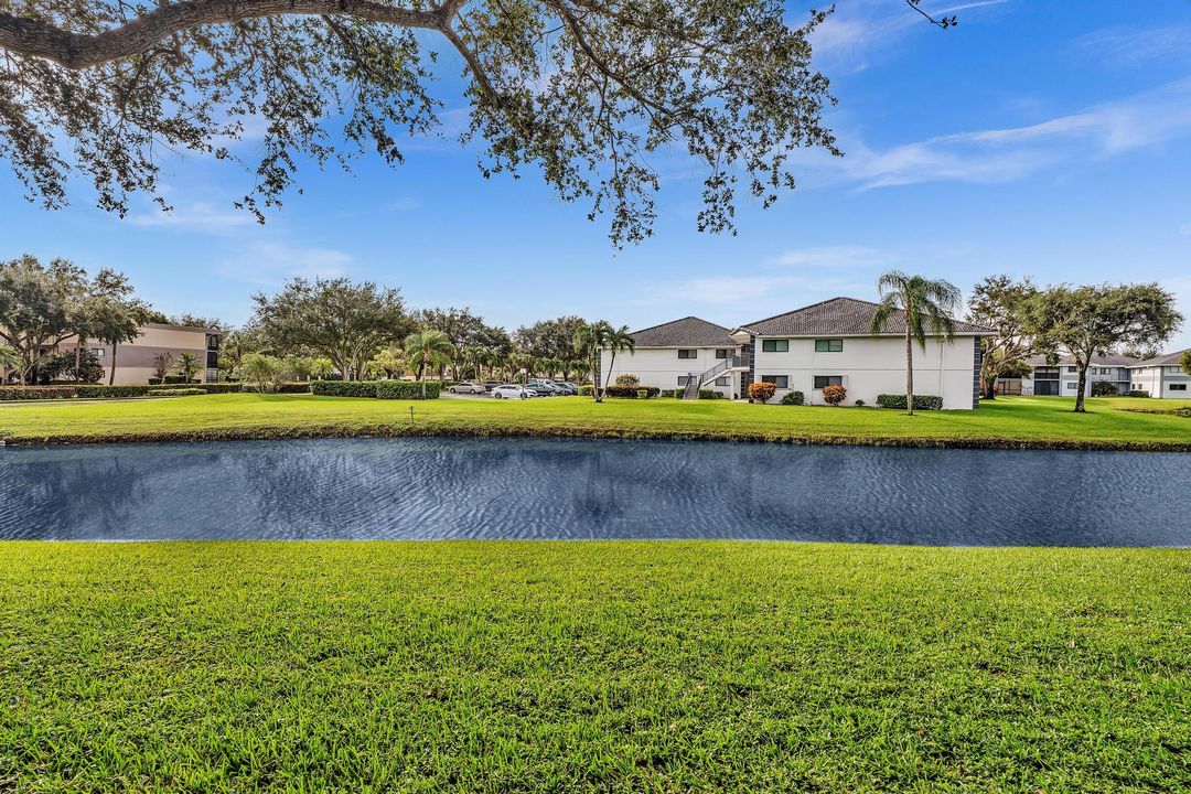 Active With Contract: $199,000 (2 beds, 2 baths, 1362 Square Feet)