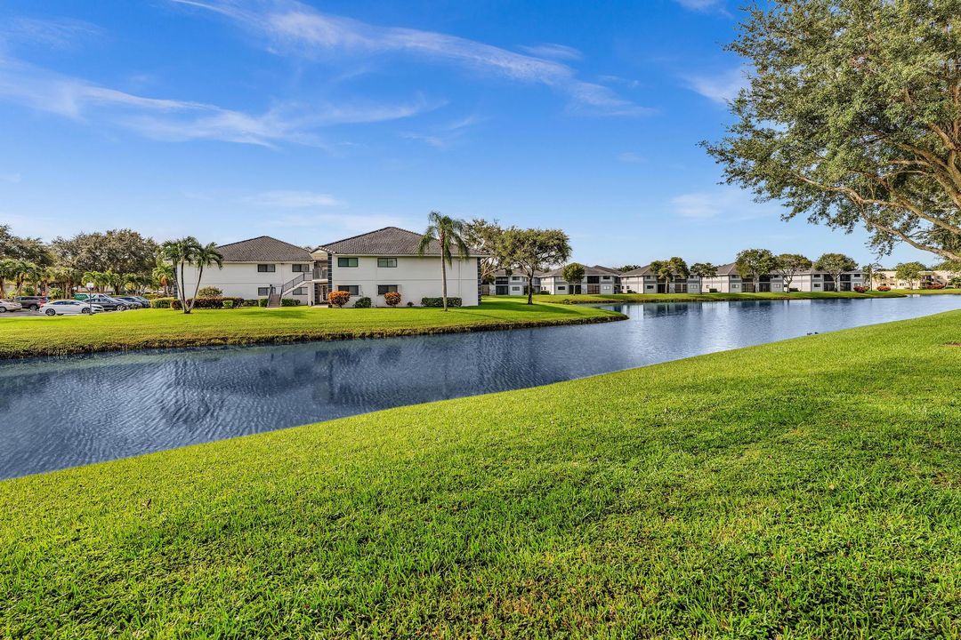 Active With Contract: $199,000 (2 beds, 2 baths, 1362 Square Feet)