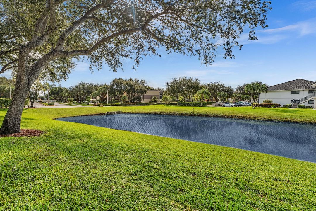 Active With Contract: $199,000 (2 beds, 2 baths, 1362 Square Feet)