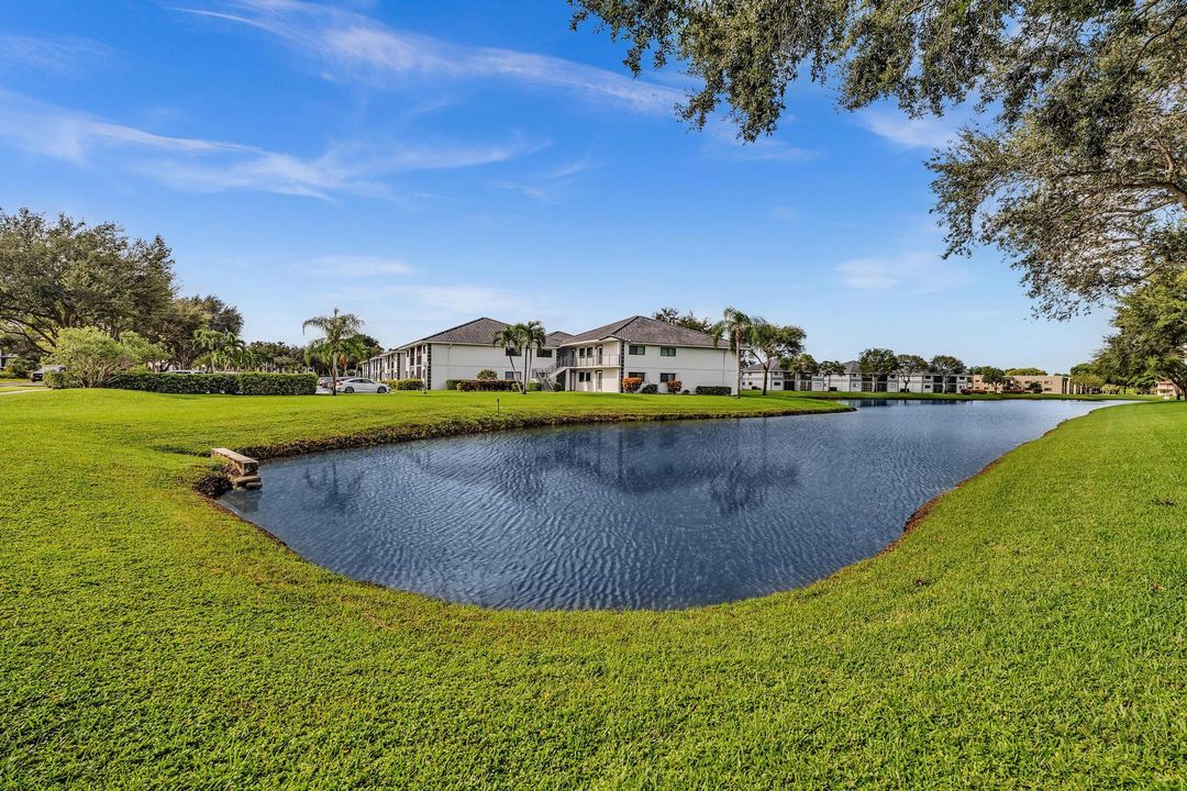 Active With Contract: $199,000 (2 beds, 2 baths, 1362 Square Feet)