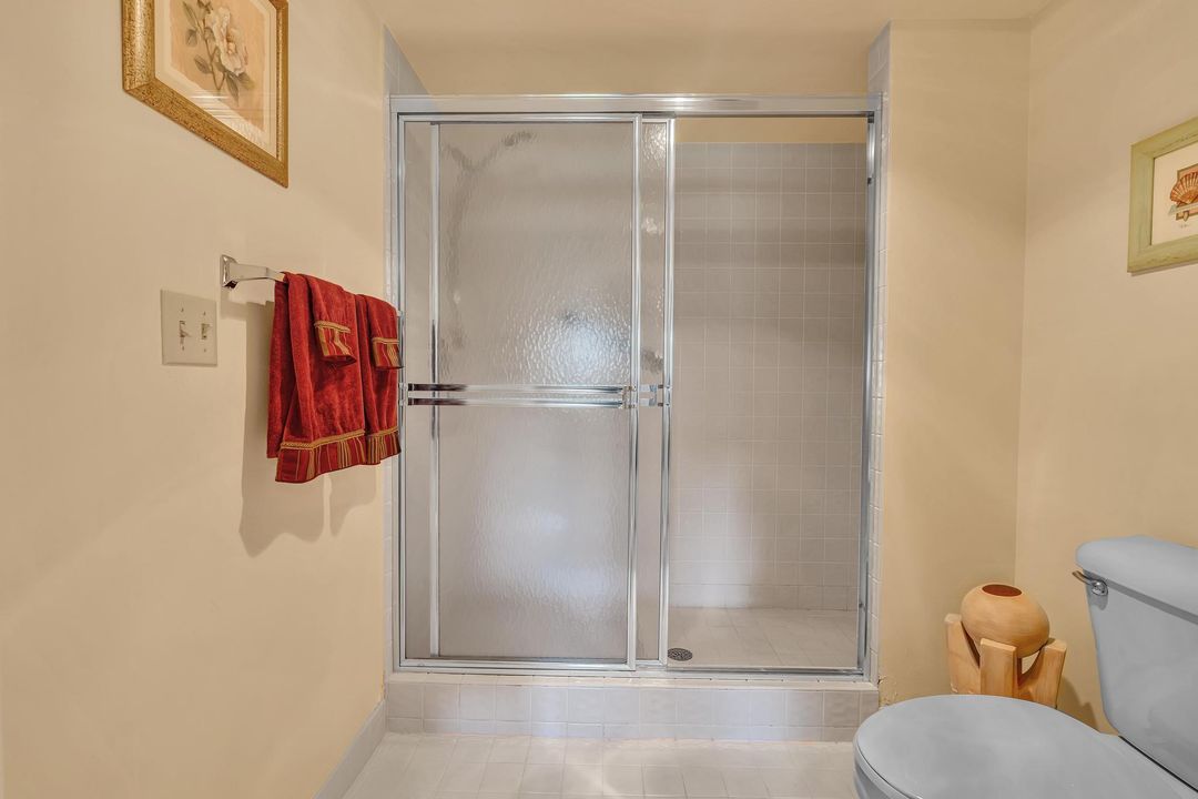 Active With Contract: $199,000 (2 beds, 2 baths, 1362 Square Feet)