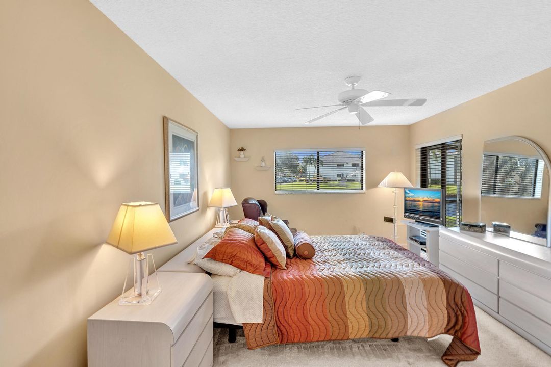 Active With Contract: $199,000 (2 beds, 2 baths, 1362 Square Feet)